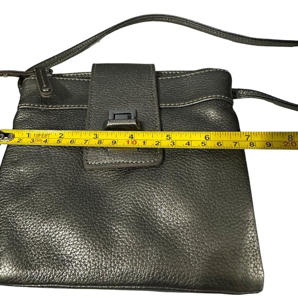 Tignanello silver pebble leather multi compartment crossbody purse satin lining - Picture 10 of 11